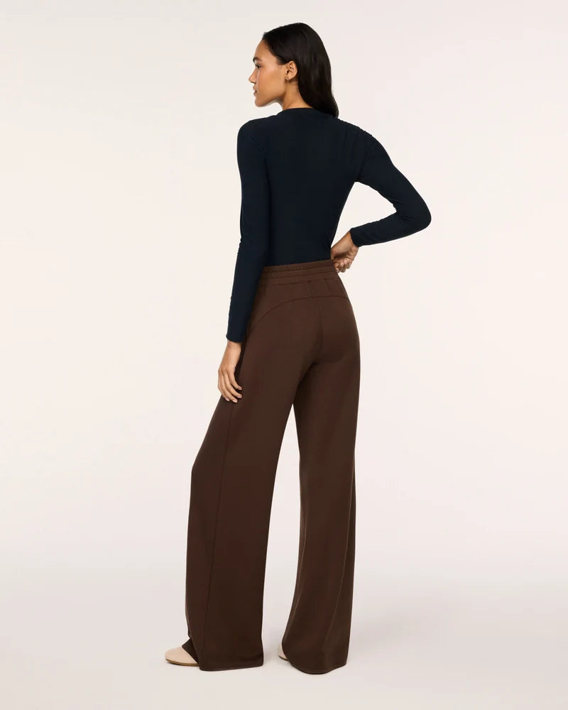 AirEssentials Wide Leg Pant